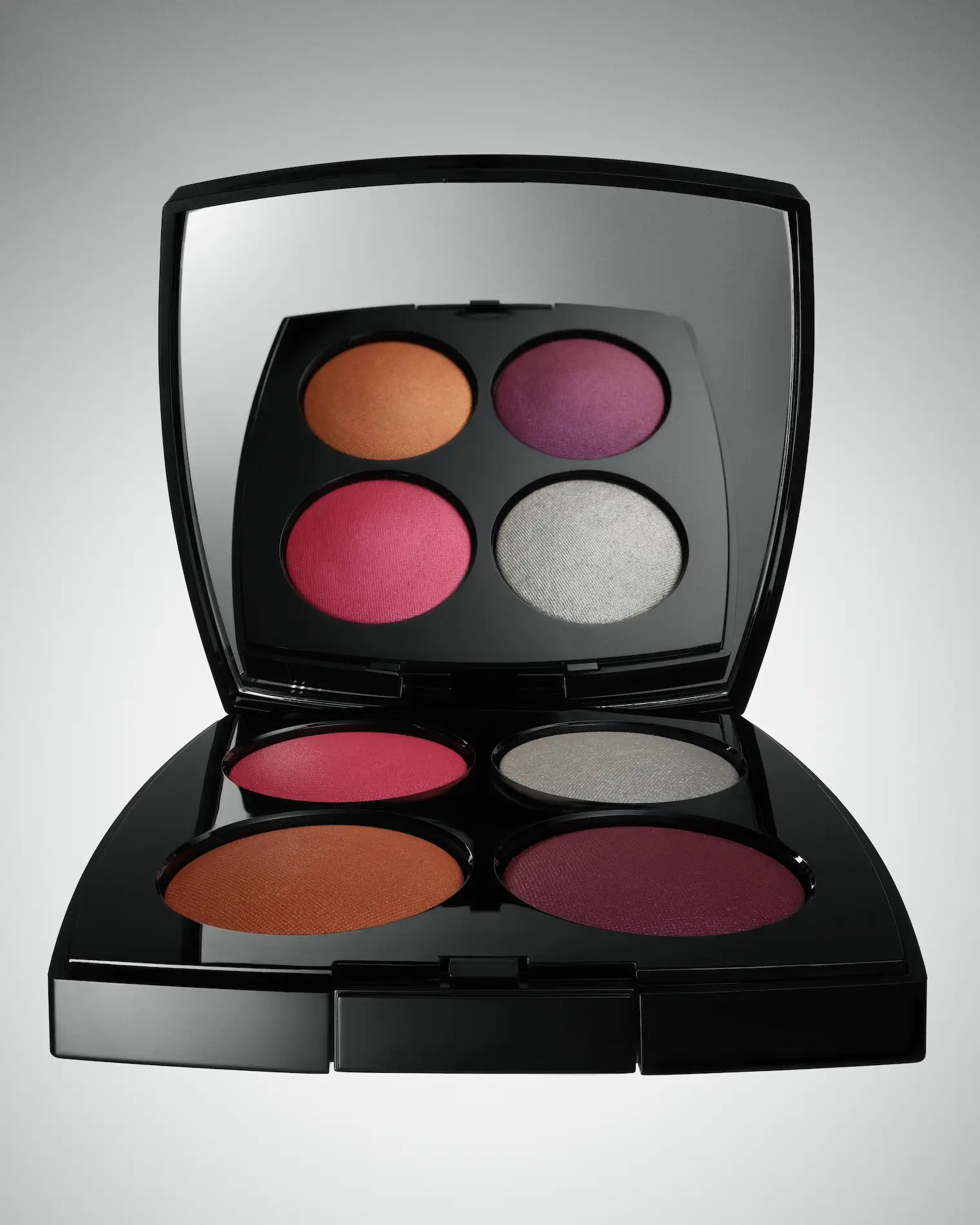 09 Alessandro-Sorci_Cosmetics_Elle2_Craetive-Paris.webp File type: image/webp