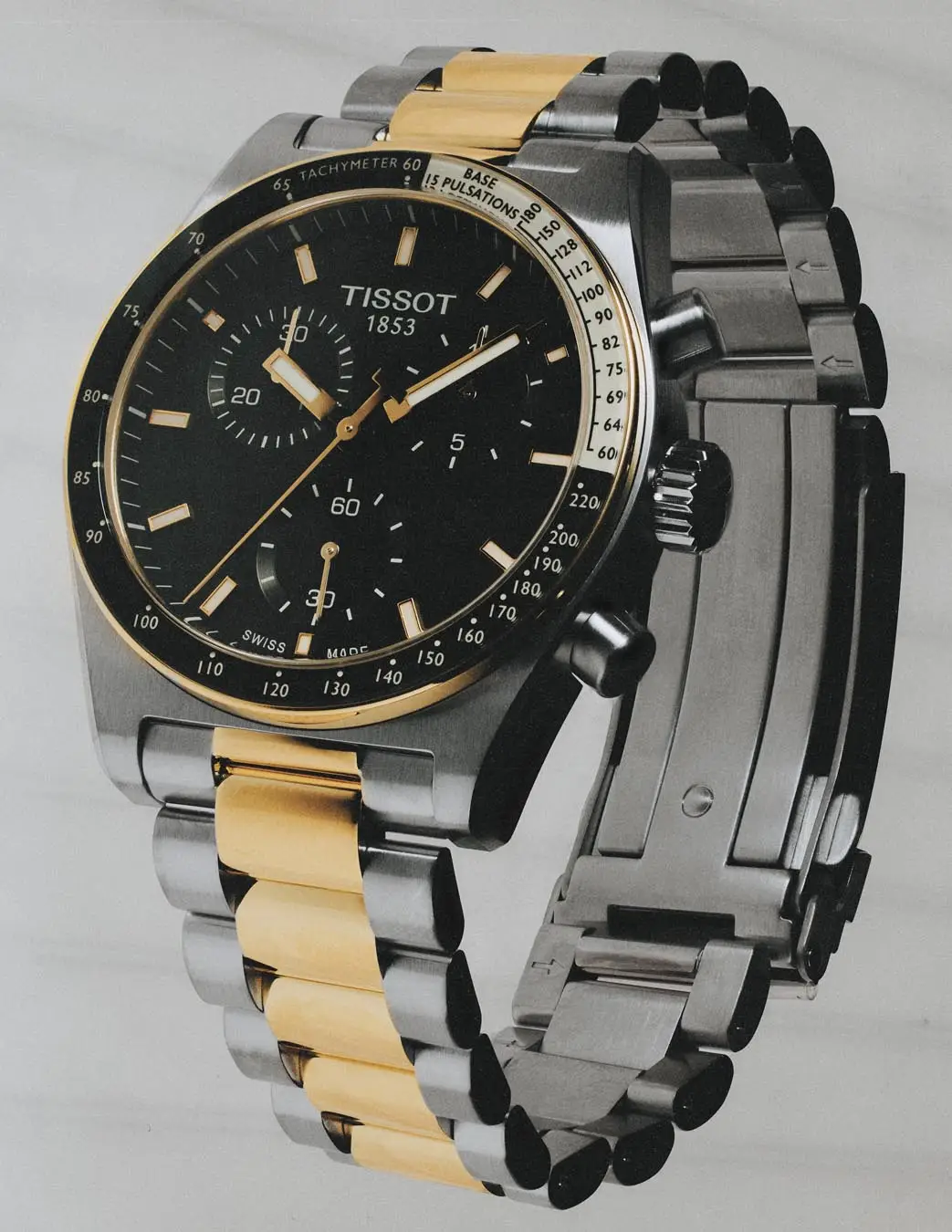 09 Oscar-Calleja_Still-Life_Jewelry_Watches-x-Schon5_Craetive-Paris.webp