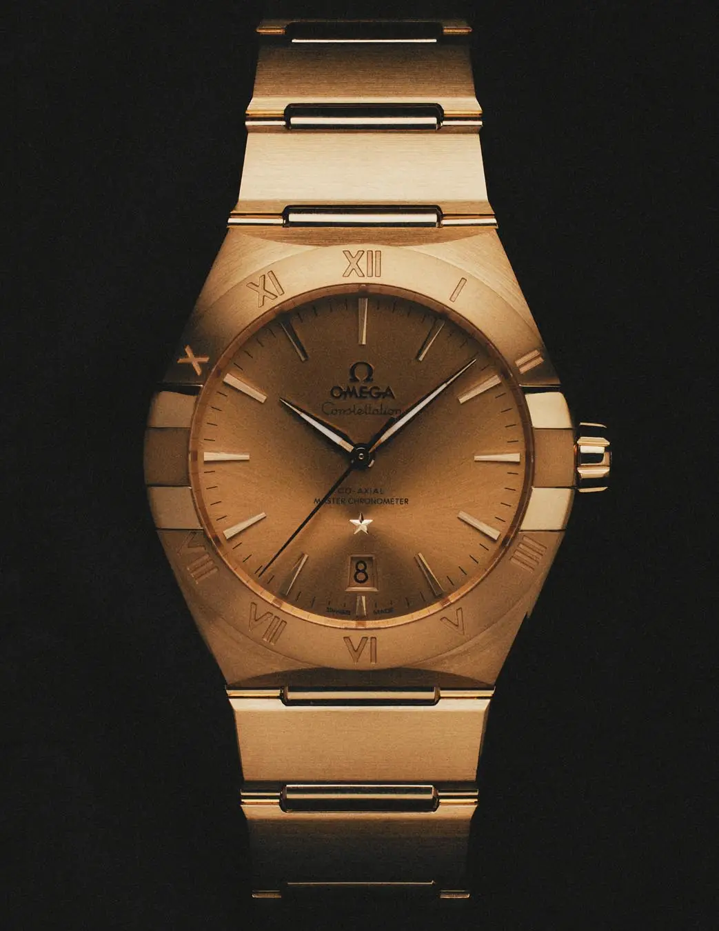 15 Oscar-Calleja_Still-Life_Jewelry_Watches-x-Schon6_Craetive-Paris.webp