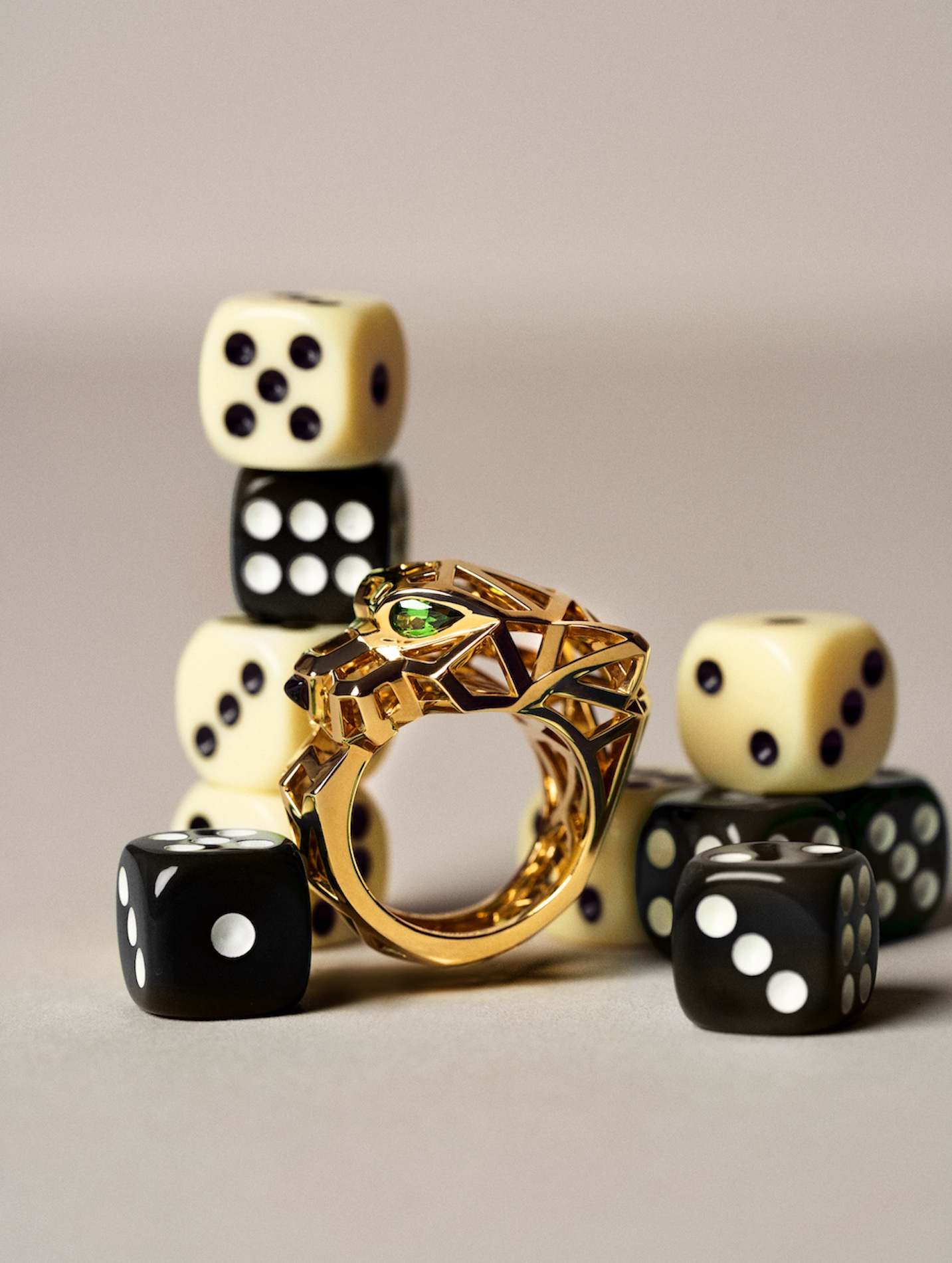 011 Fernando Gomez Craetive Paris Jewelry Cartier