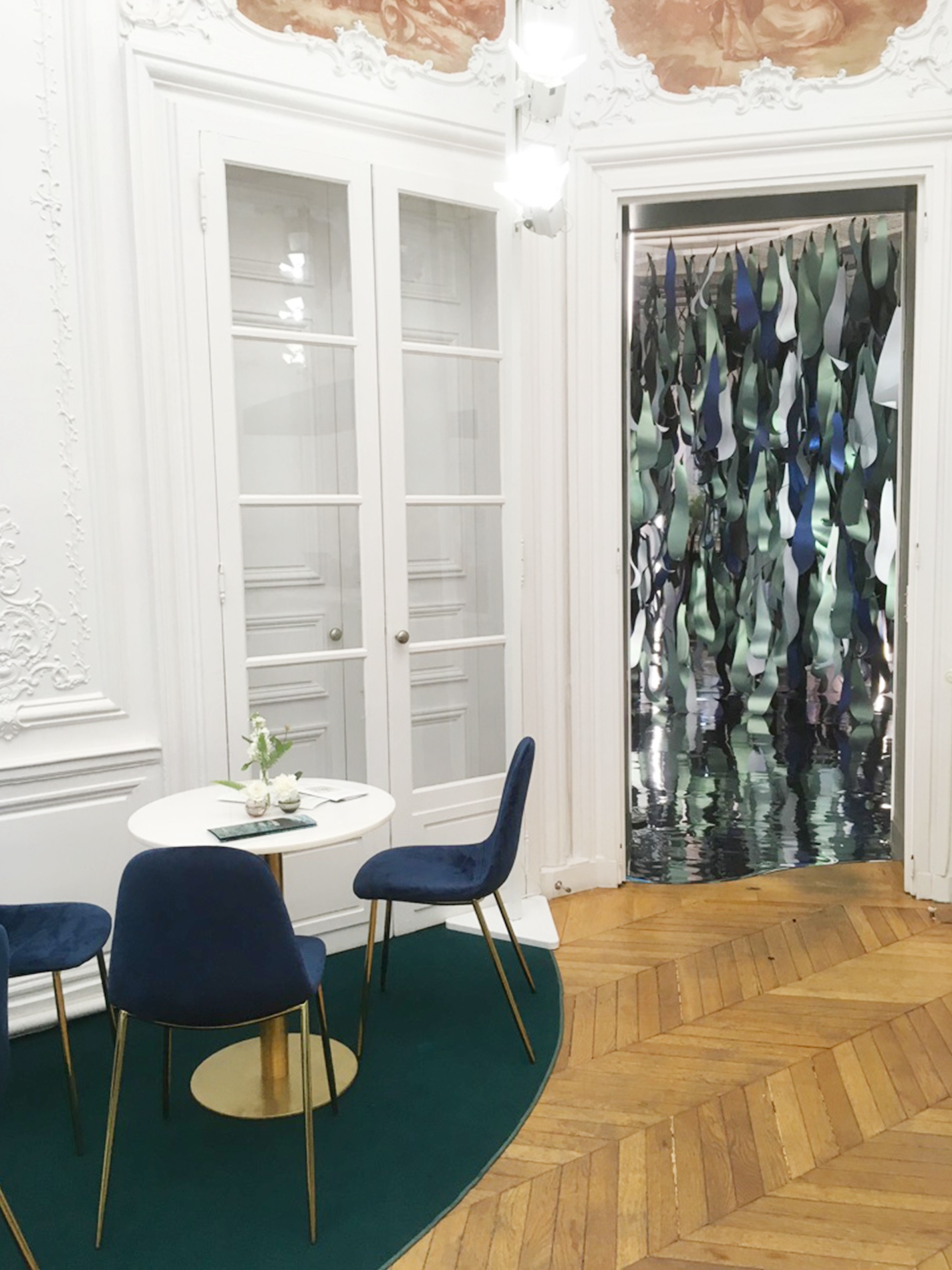 018 Cloe Vriet Craetive Paris Paper Artist Event Scenography