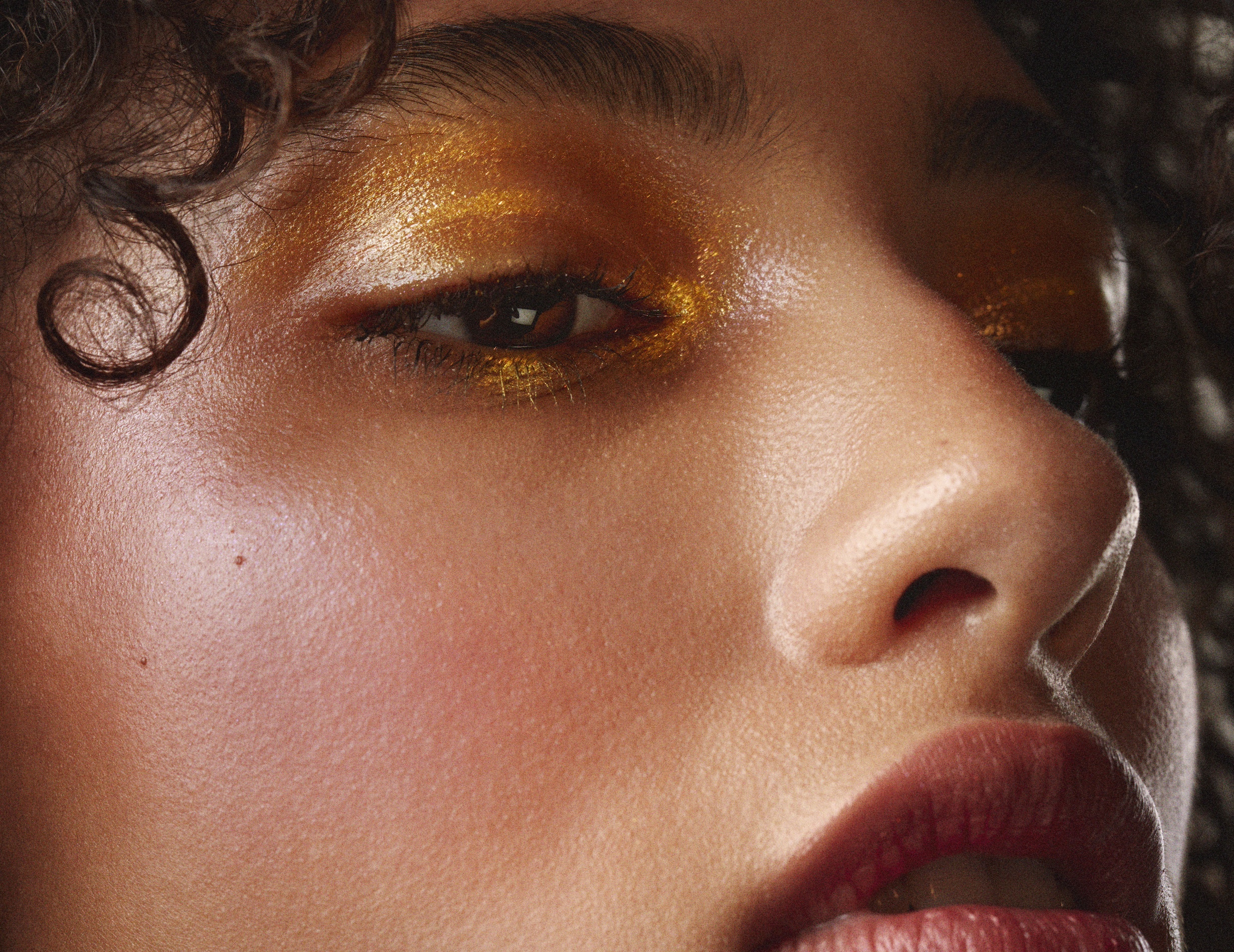 018 Karina Twiss Craetive Paris Stong Makeup