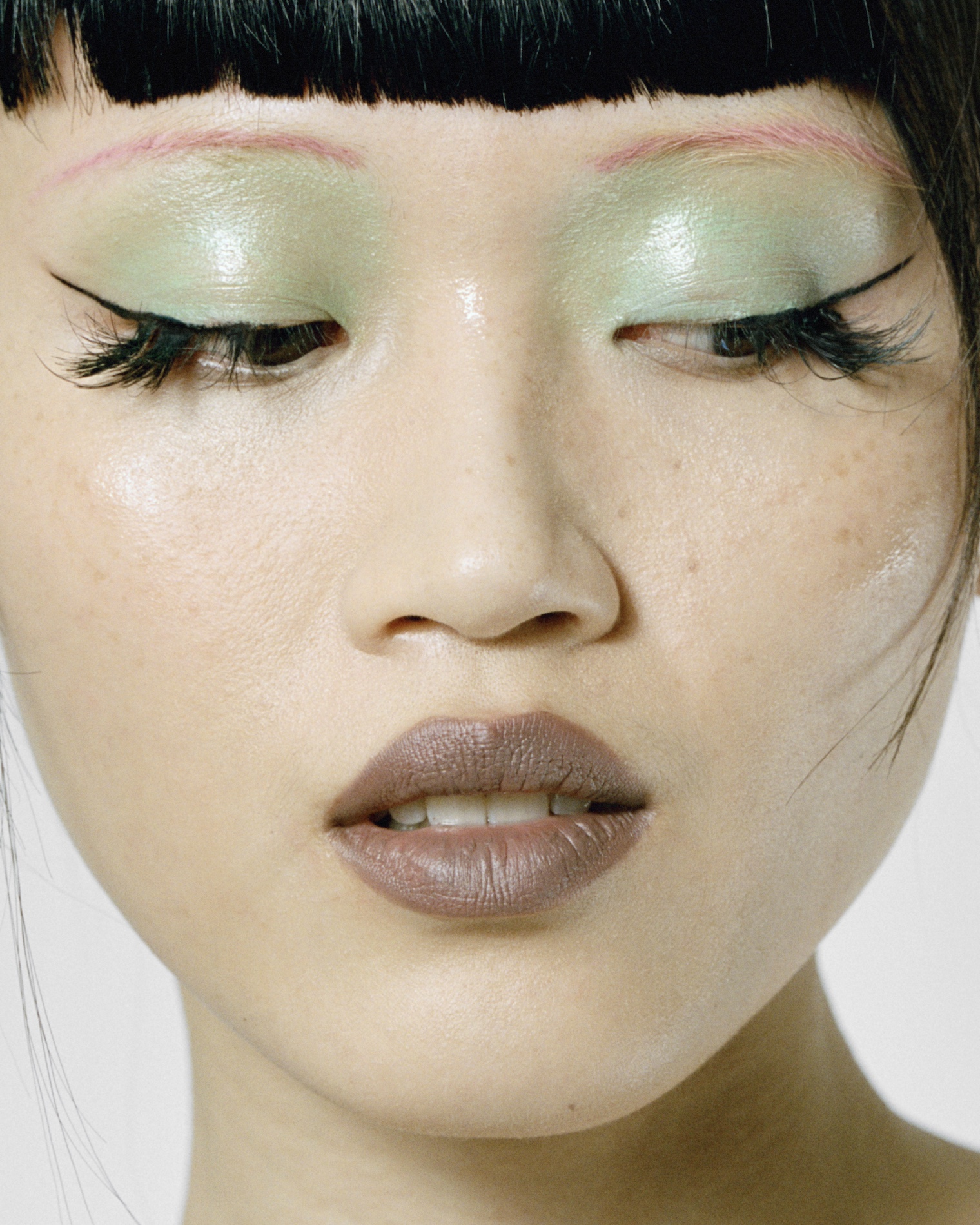 024 Karina Twiss Craetive Paris Stong Makeup