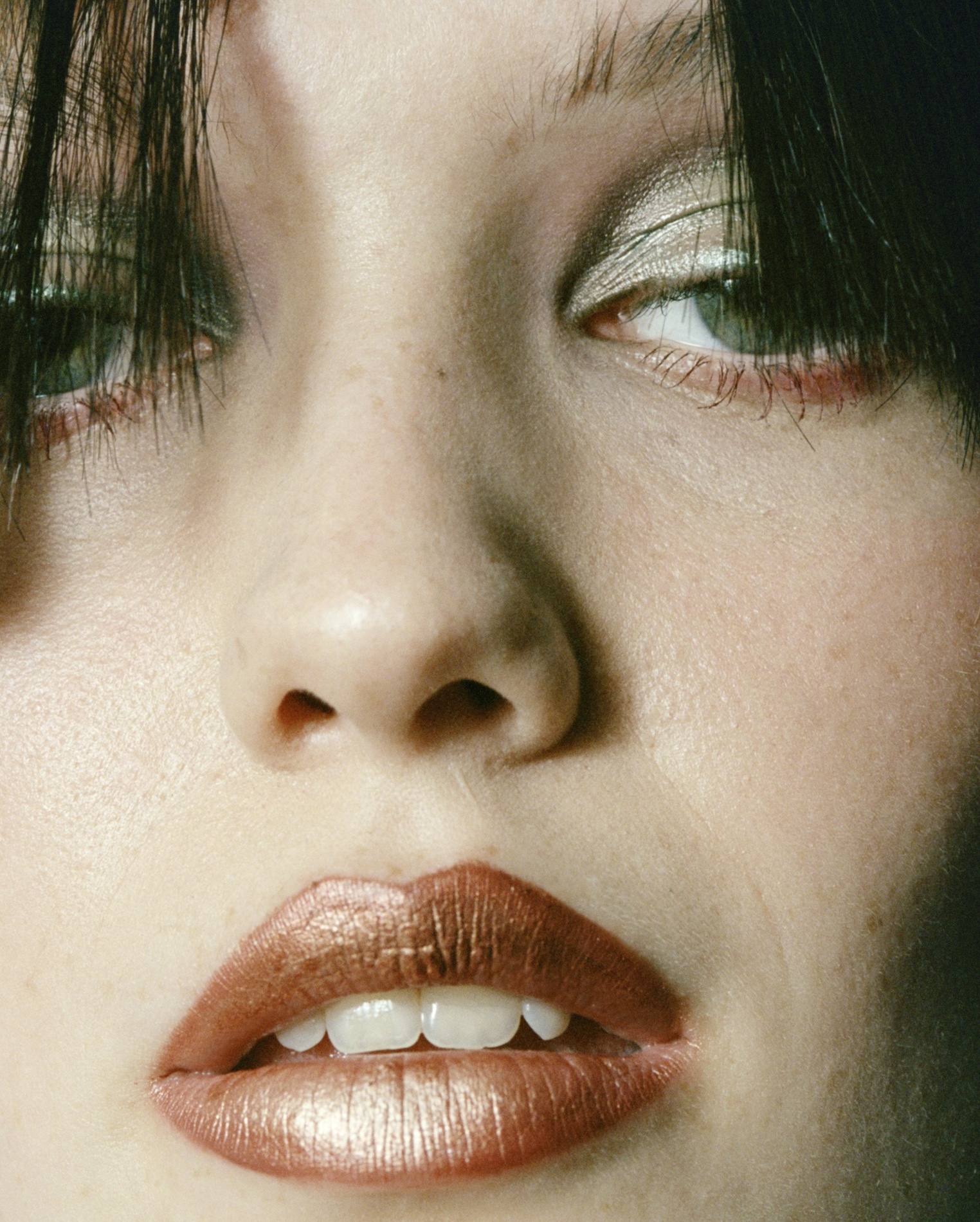 026 Karina Twiss Craetive Paris Stong Makeup