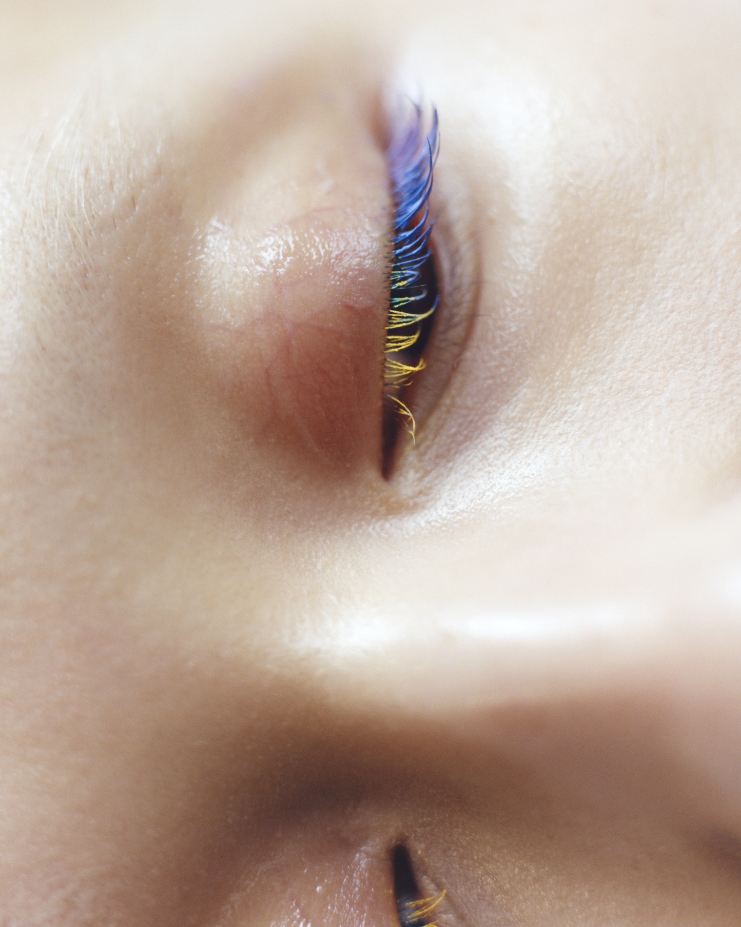 035 Karina Twiss Craetive Paris Stong Makeup