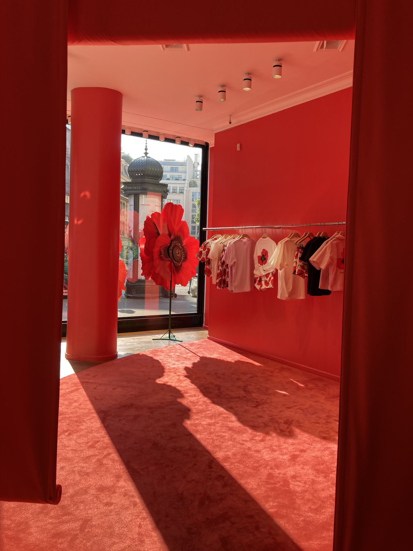 038 Cloe Vriet Craetive Paris Paper Artist Event Scenography