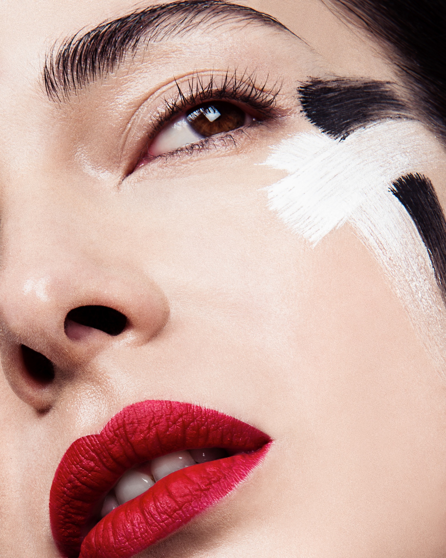 054 Fernando Gomez Craetive Paris Bold Make Up