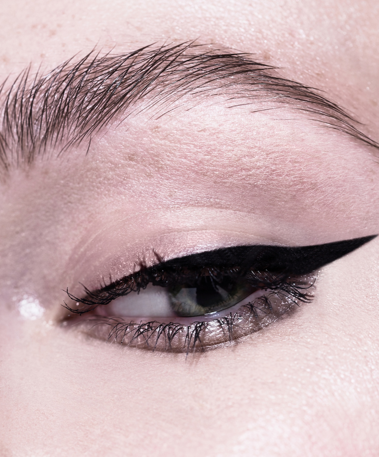 061 Fernando Gomez Craetive Paris Bold Make Up