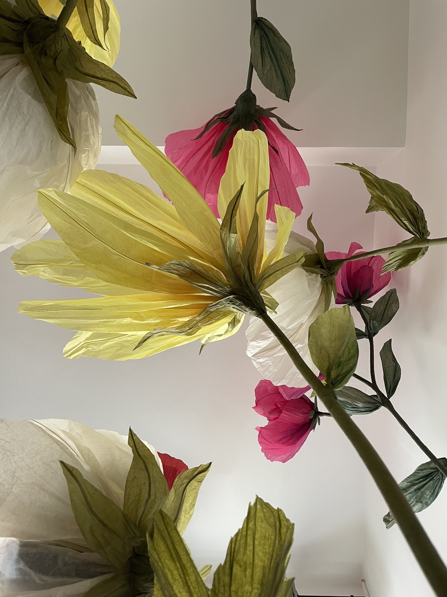 068 Cloe Vriet Craetive Paris Paper Artist Event Scenography