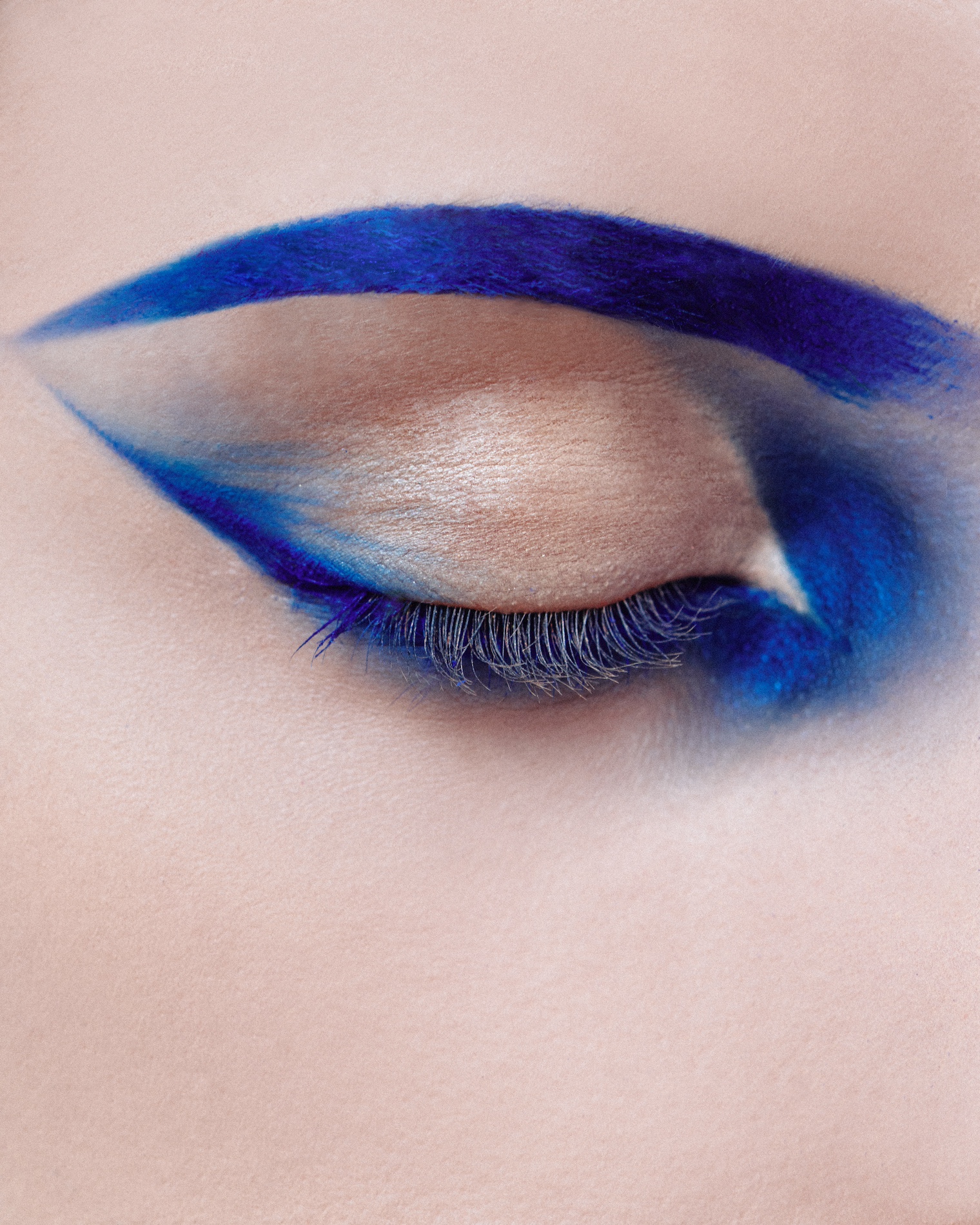 068 Fernando Gomez Craetive Paris Bold Make Up