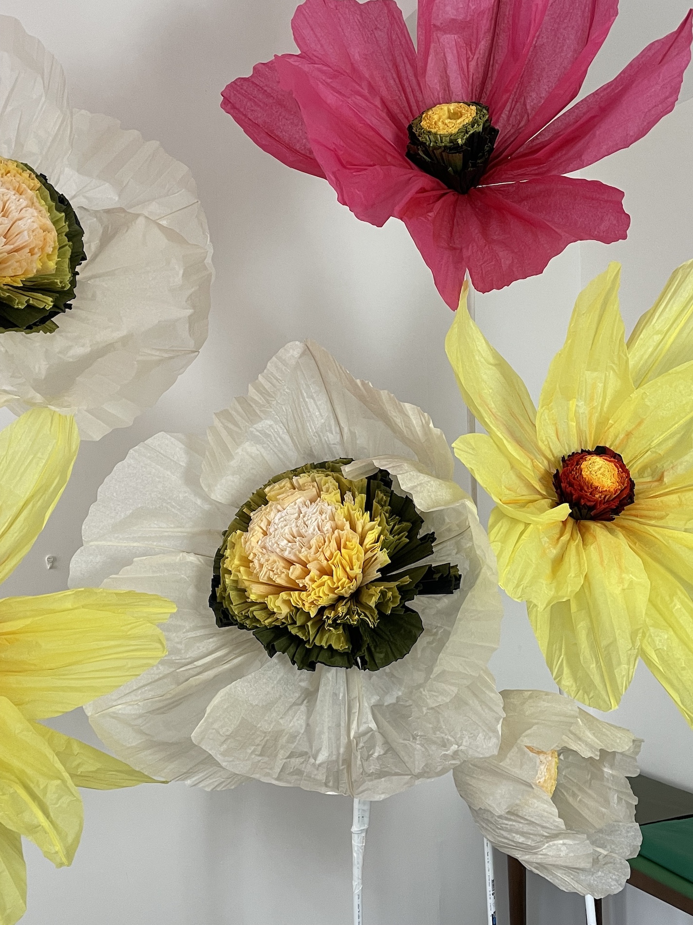 069 Cloe Vriet Craetive Paris Paper Artist Event Scenography