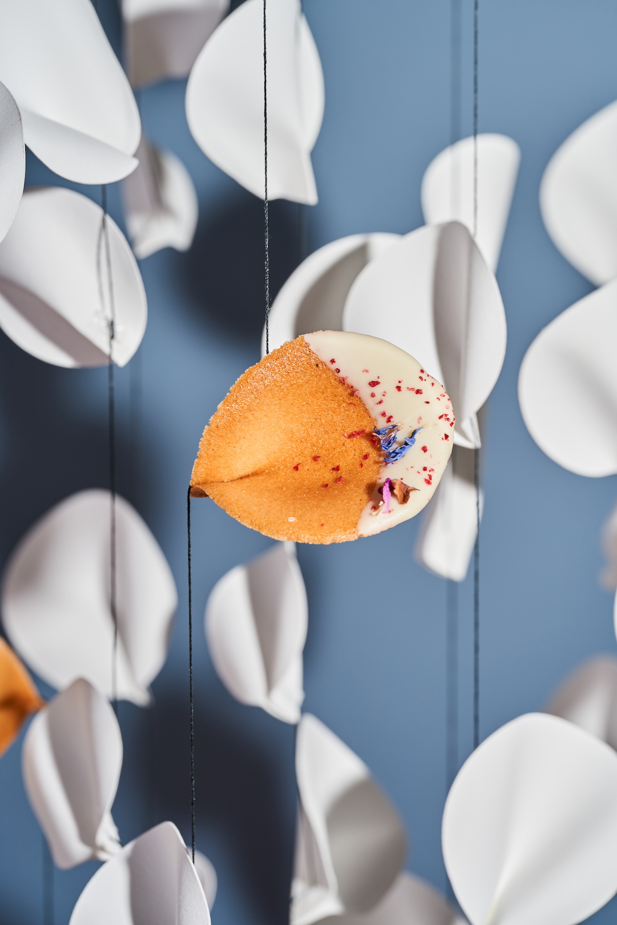 080 Cloe Vriet Craetive Paris Paper Artist Event Scenography