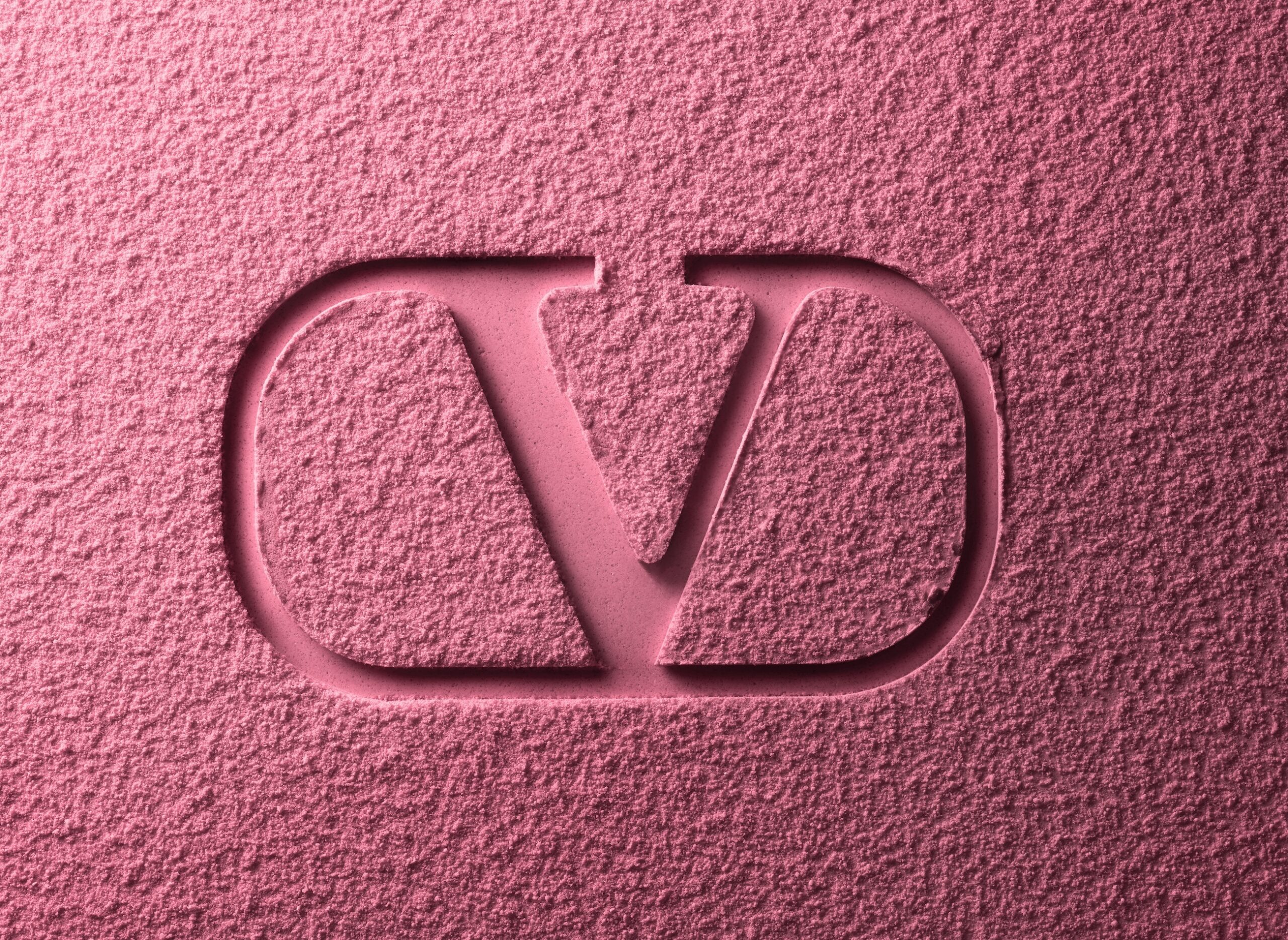 09 Simon Escourbiac Craetive Paris Makeup Blush A01 VALENTINO