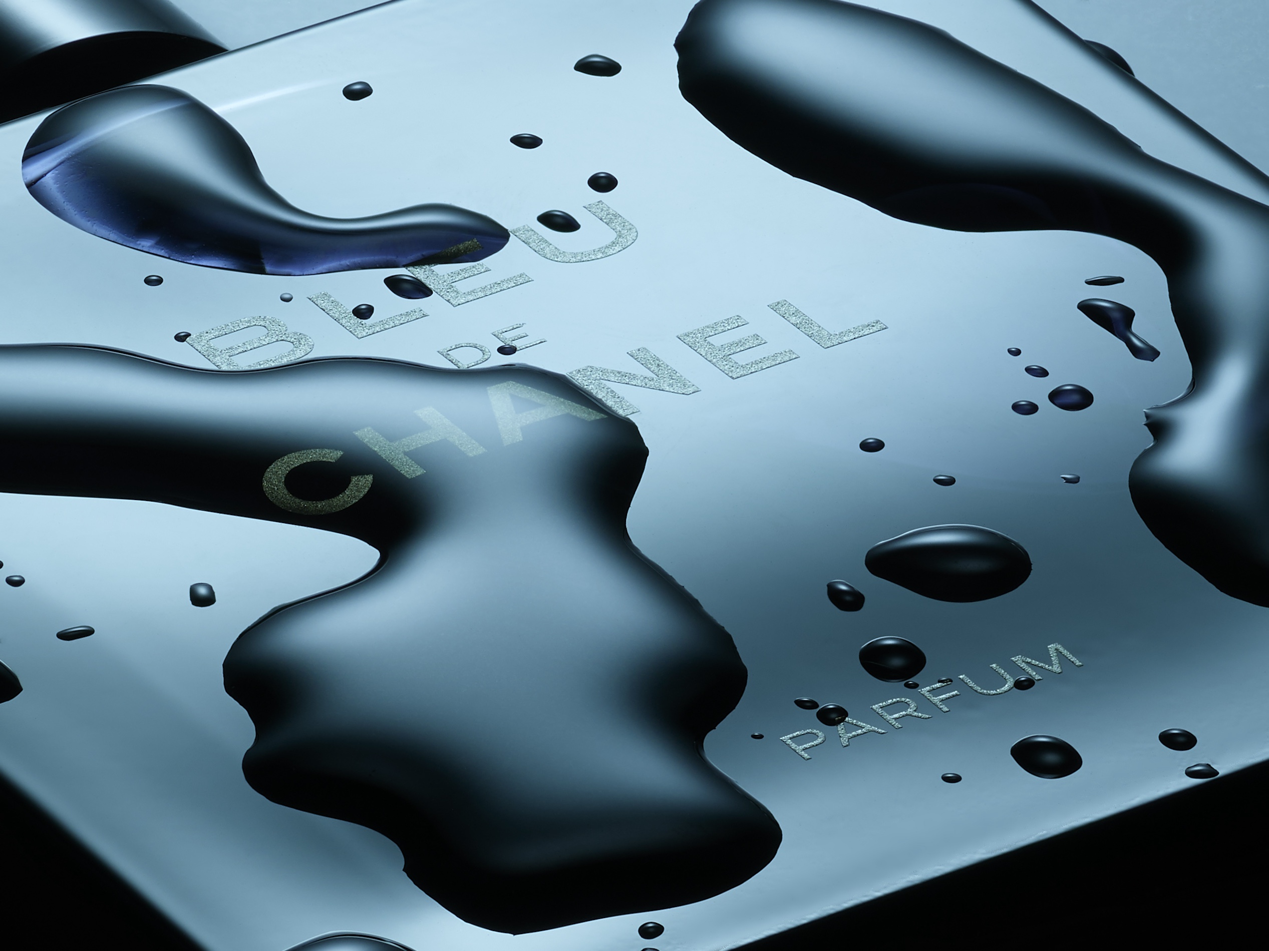 107 Simon Escourbiac Craetive Paris Fragrances 08 CHANEL