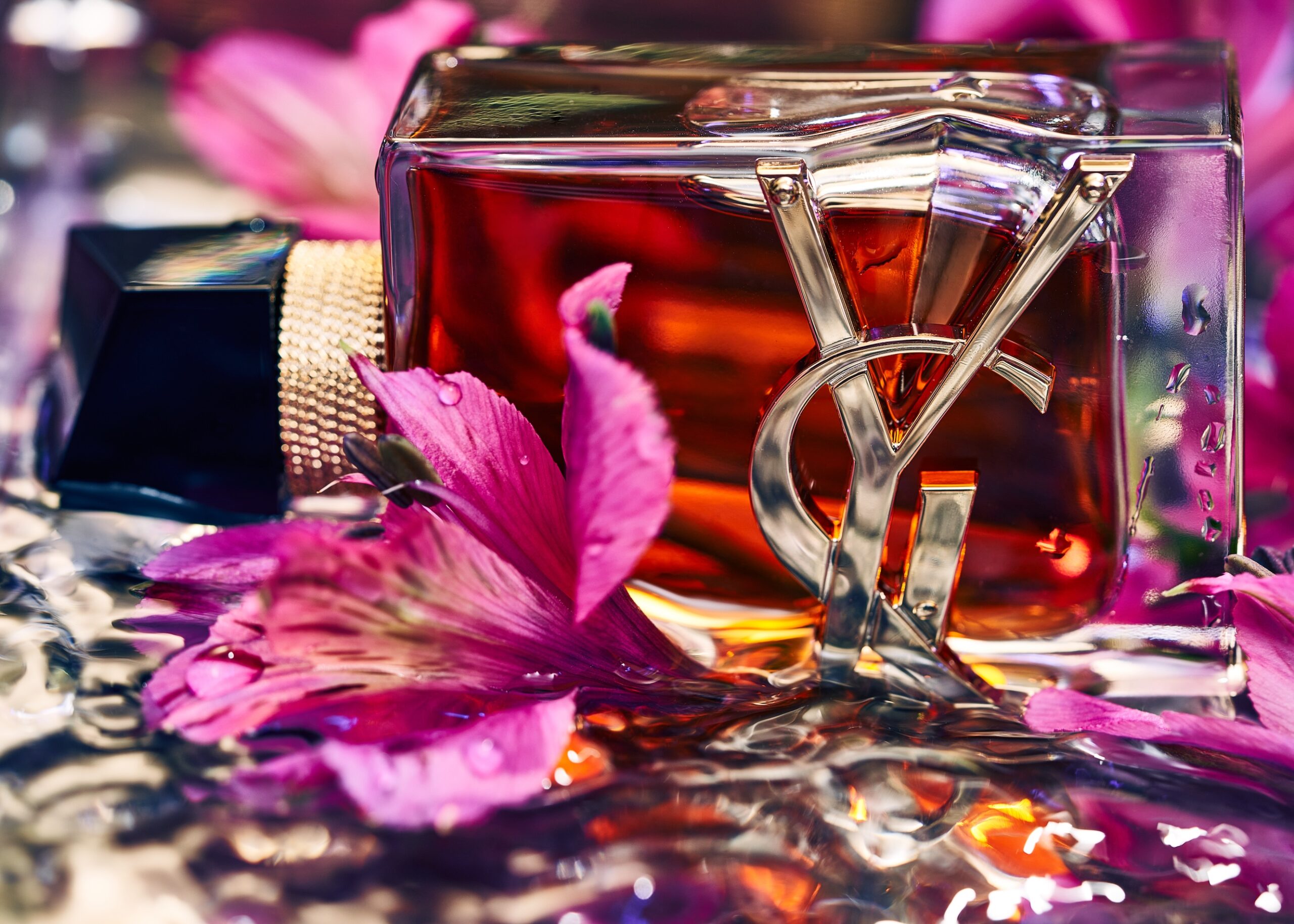 21 Fernando Gomez Craetive Paris Fragrances Flowers