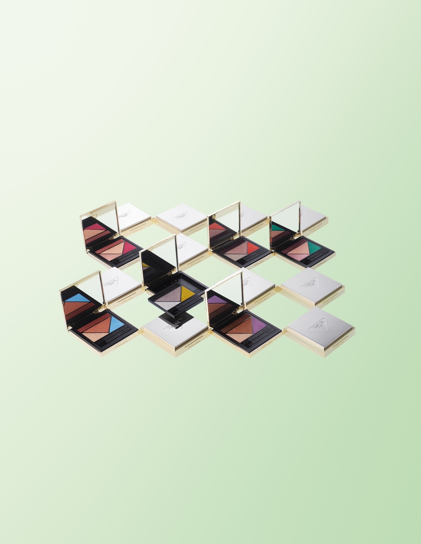 24 Simon Escourbiac Craetive Paris Makeup EYES A03 PRADA