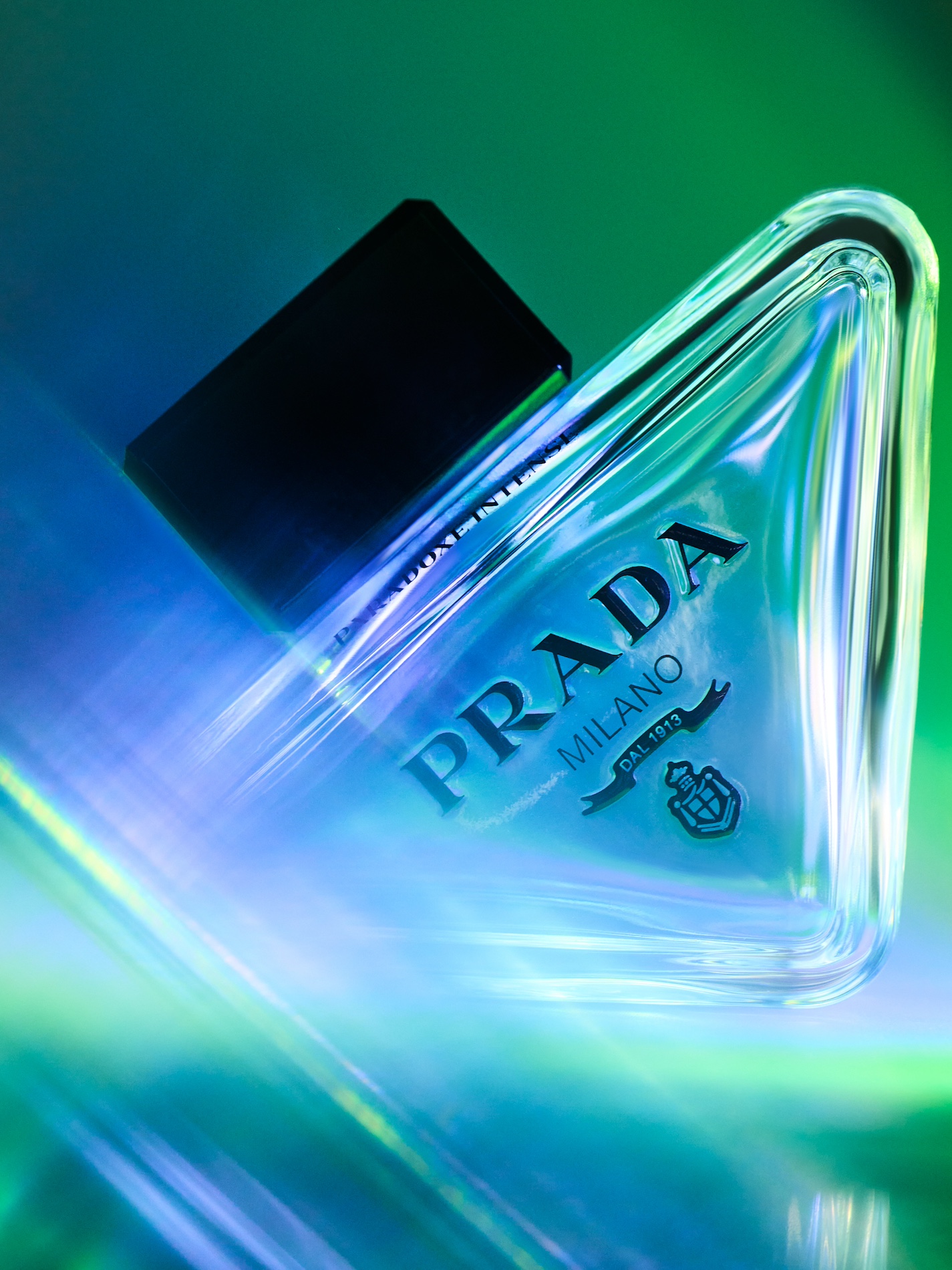 28 Fernando Gomez Craetive Paris Fragrances Flowers