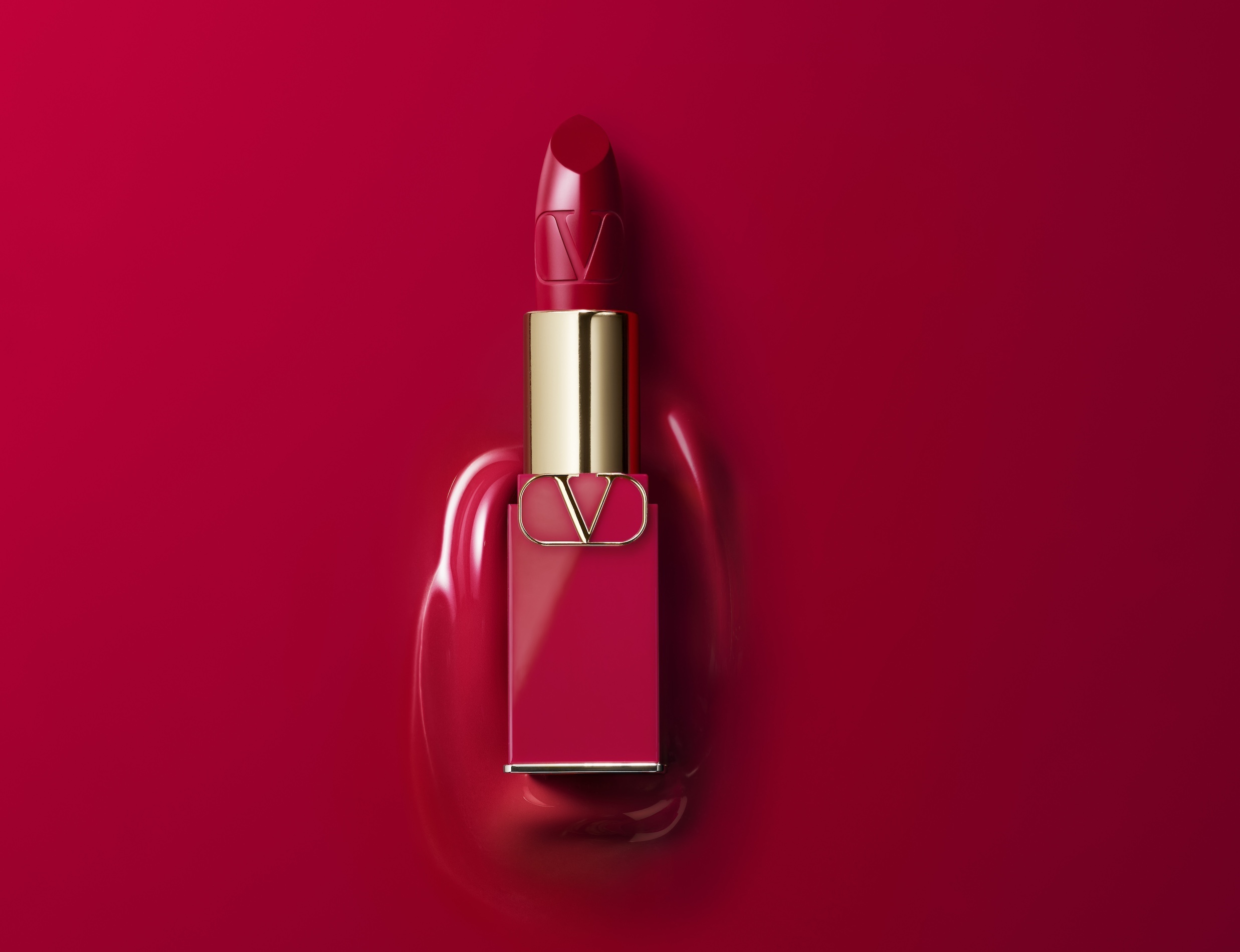 32 Simon Escourbiac Craetive Paris Makeup Lipstick A02 VALENTINO