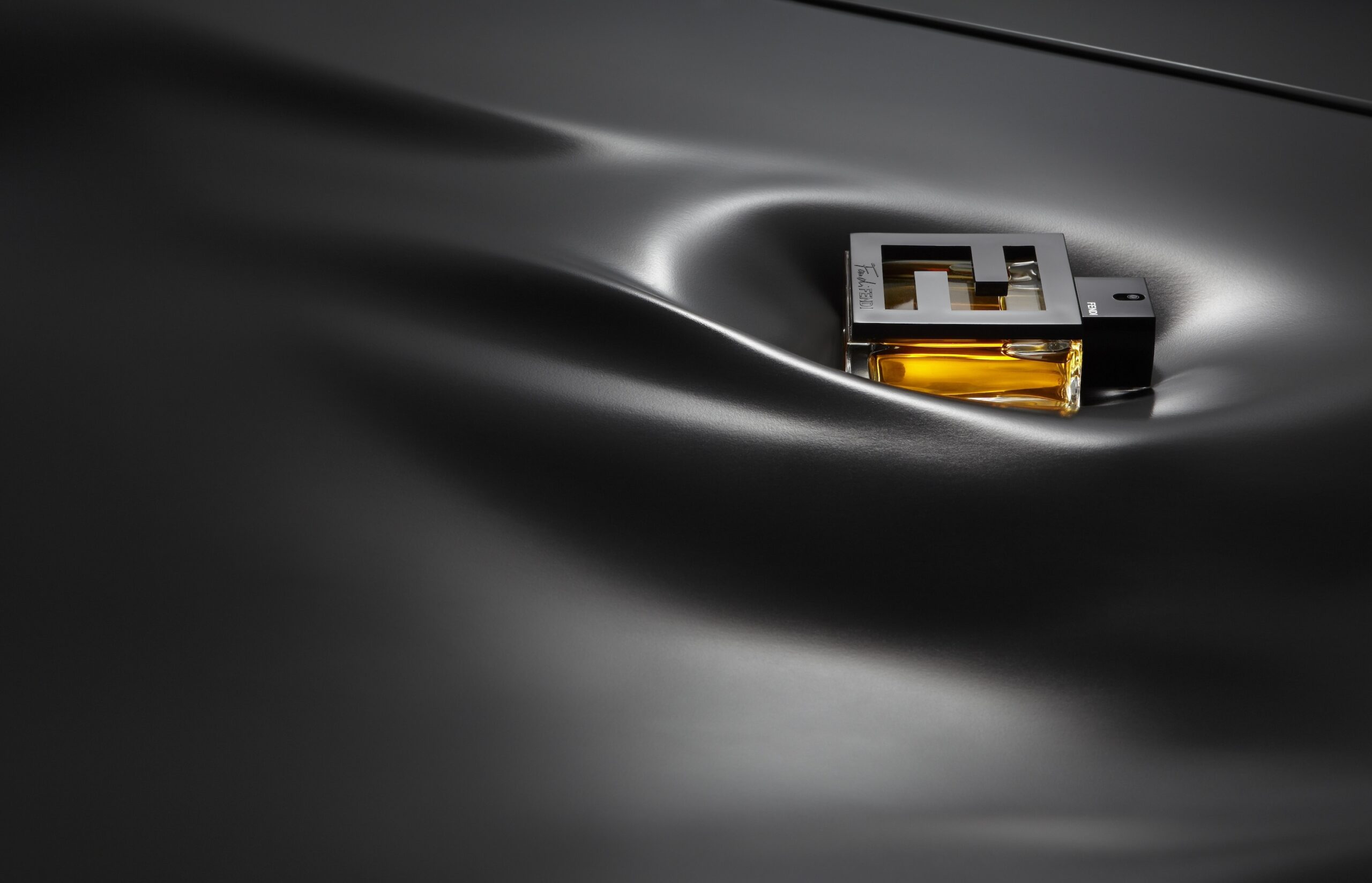 48 Simon Escourbiac Craetive Paris Intersection1