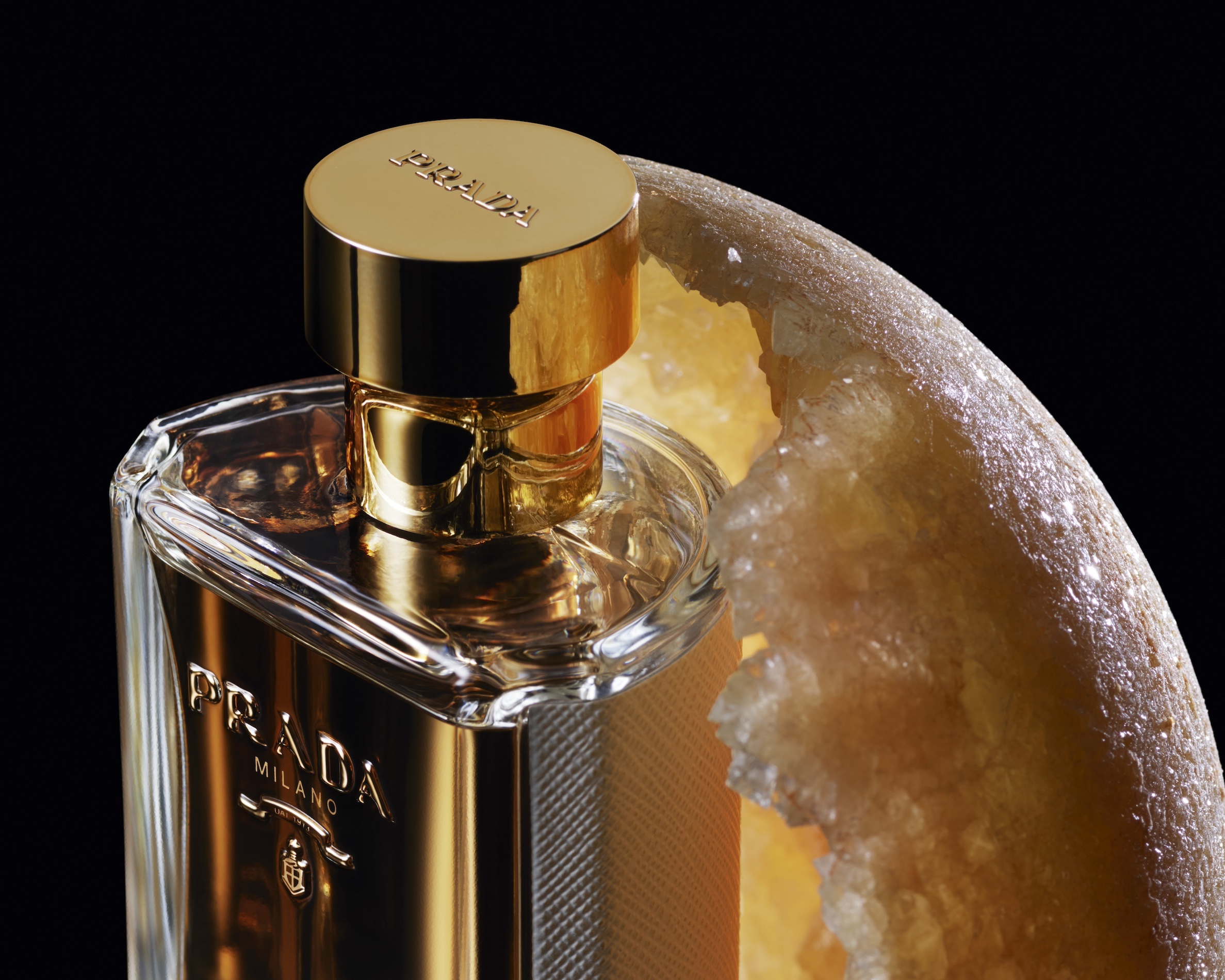 52 Simon Escourbiac Craetive Paris Fragrances Cristals Prada 02