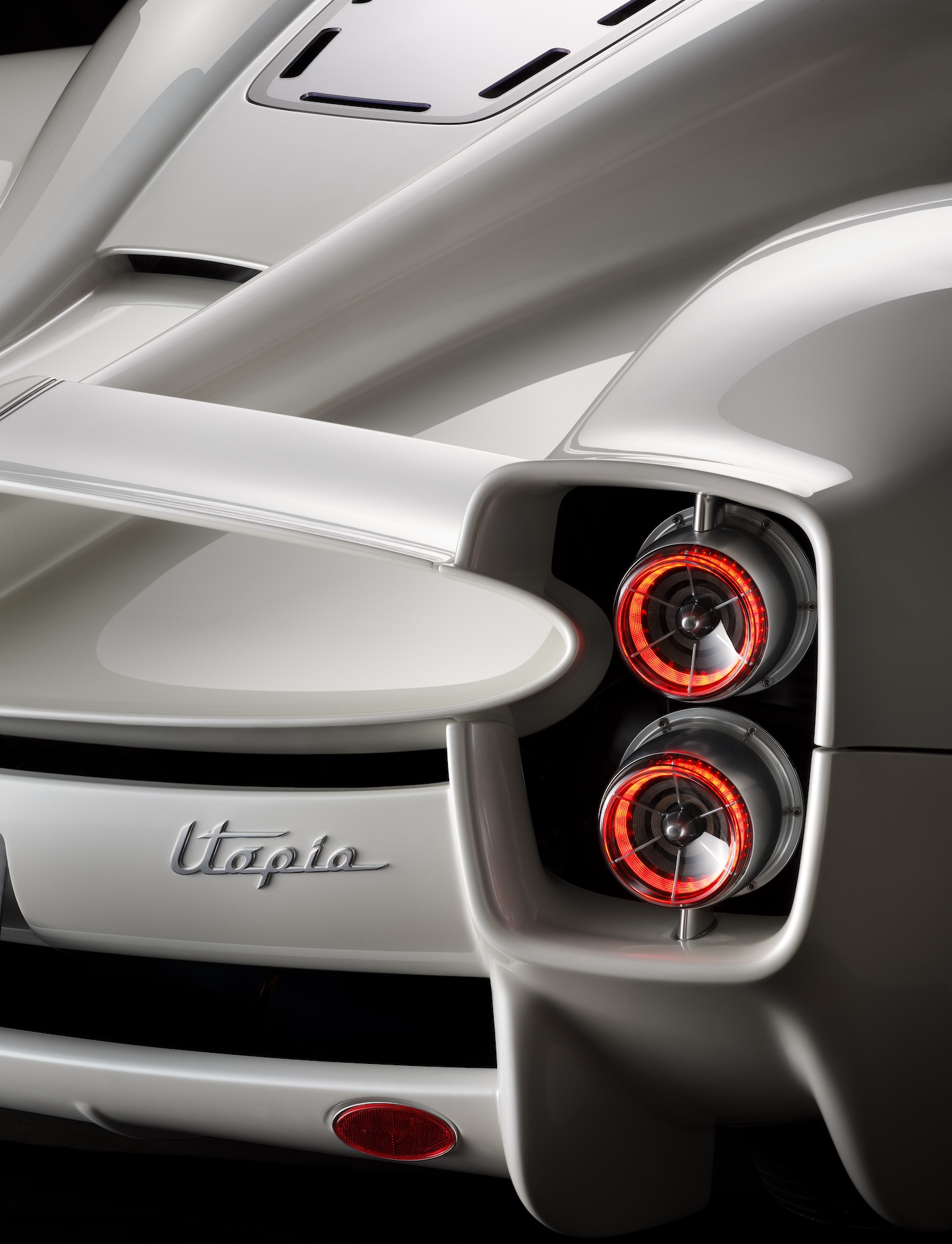 Alessandro Sorci Craetive Paris Stories 007 PAGANI UTOPIA PIRELLI CARS AUTOMOBILE ENGINE